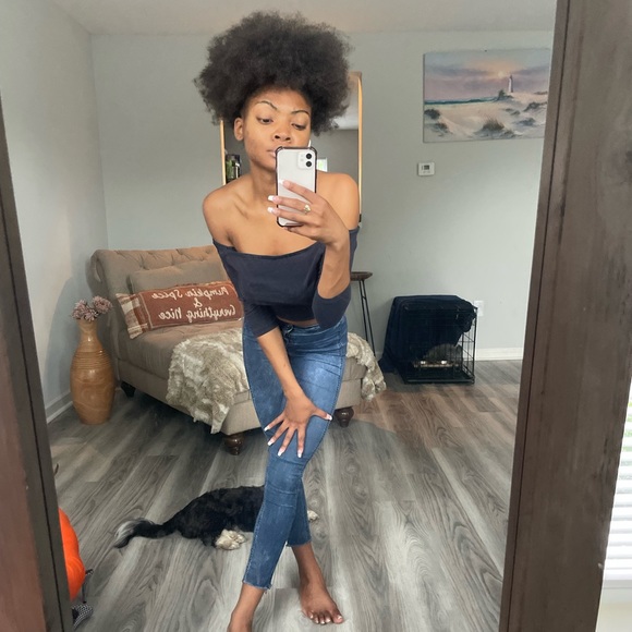 Black Off Shoulder Croptop - Picture 8 of 16